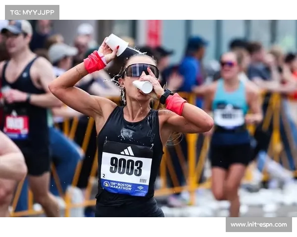 阿富汗女跑者突破禁令，马拉松完赛泪洒终点