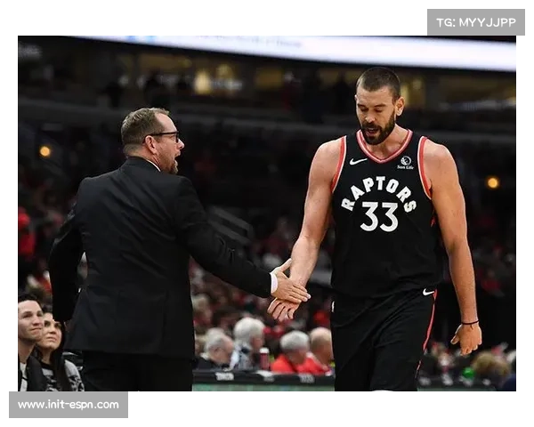 鹈鹕公牛防守大战总分低怀特吉迪缺阵进攻受影响明显